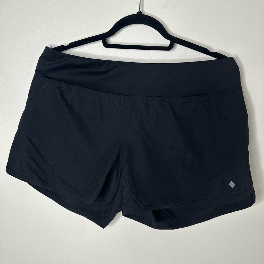 Columbia women’s short black size L